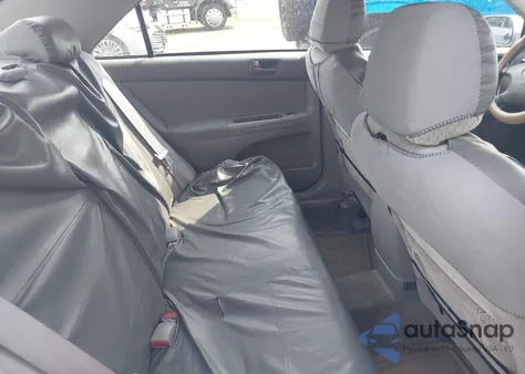 2004 Toyota Camry Le z USA, uszkodzony, nr VIN 4T1BE32K94U928118